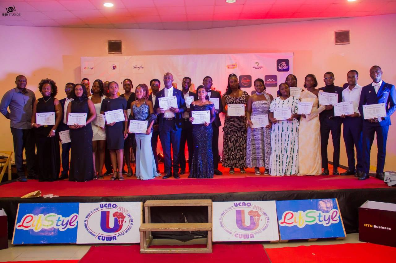 UCAO COTONOU CÉLÈBRE SES MEILLEURS ÉTUDIANTS